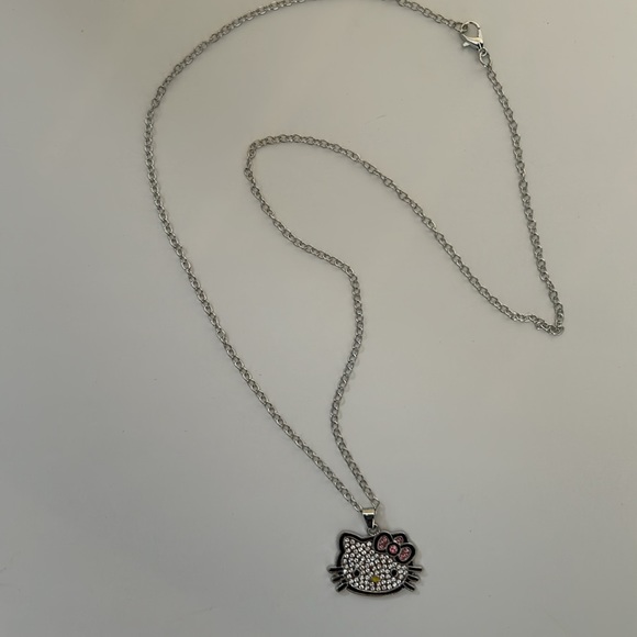 💗Hello Kitty Necklace🎀 - Picture 2 of 4